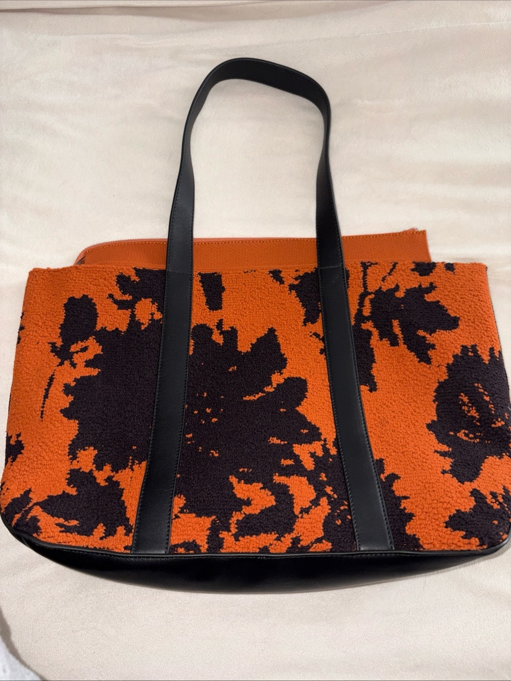 NWT VOILE BLANCHE Safari Mid size Winter Knit Purse in Douglas Orange- Black - Picture 6 of 13